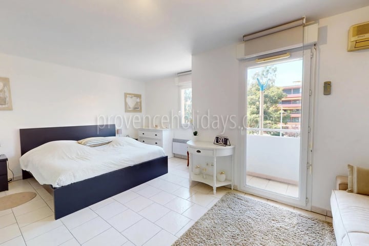 53 - Apartment in Cavalaire-sur-Mer: Villa: Bedroom