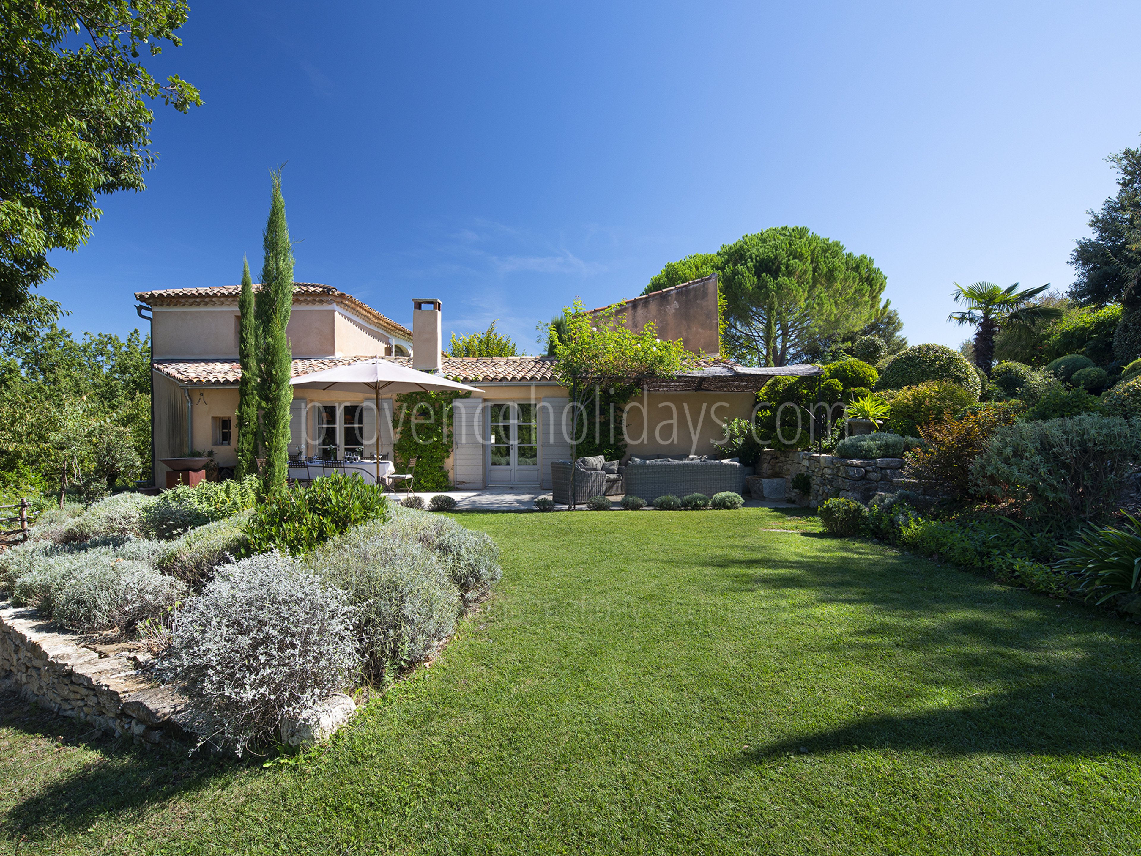 17 - Mas Goult: Villa: Exterior