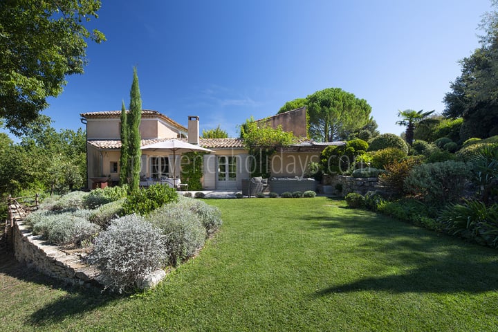 17 - Mas Goult: Villa: Exterior
