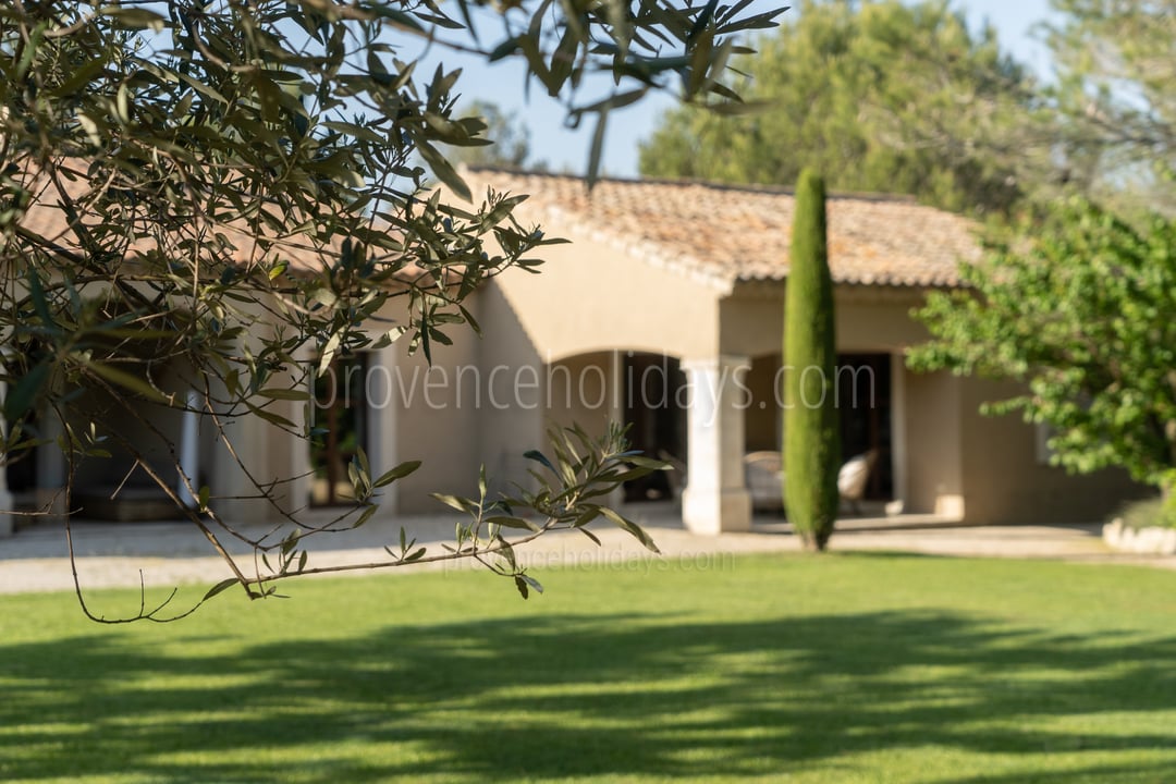 41 - Mas des Aupiho: Villa: Exterior