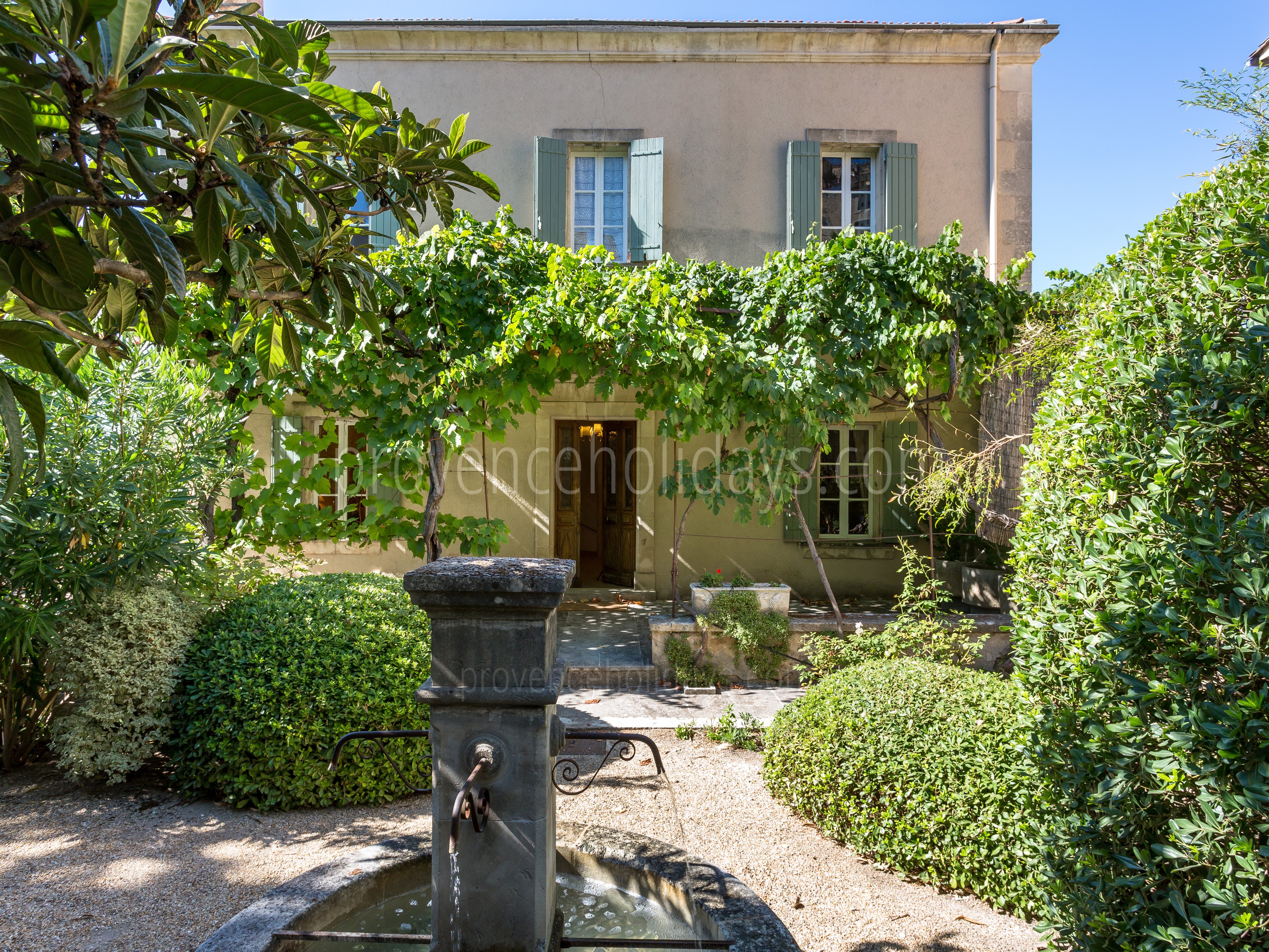 2 - Villa Luberon: Villa: Exterior