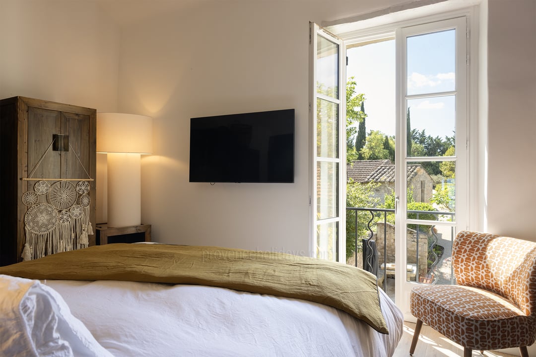 27 - Maison des Alpilles: Villa: Bedroom