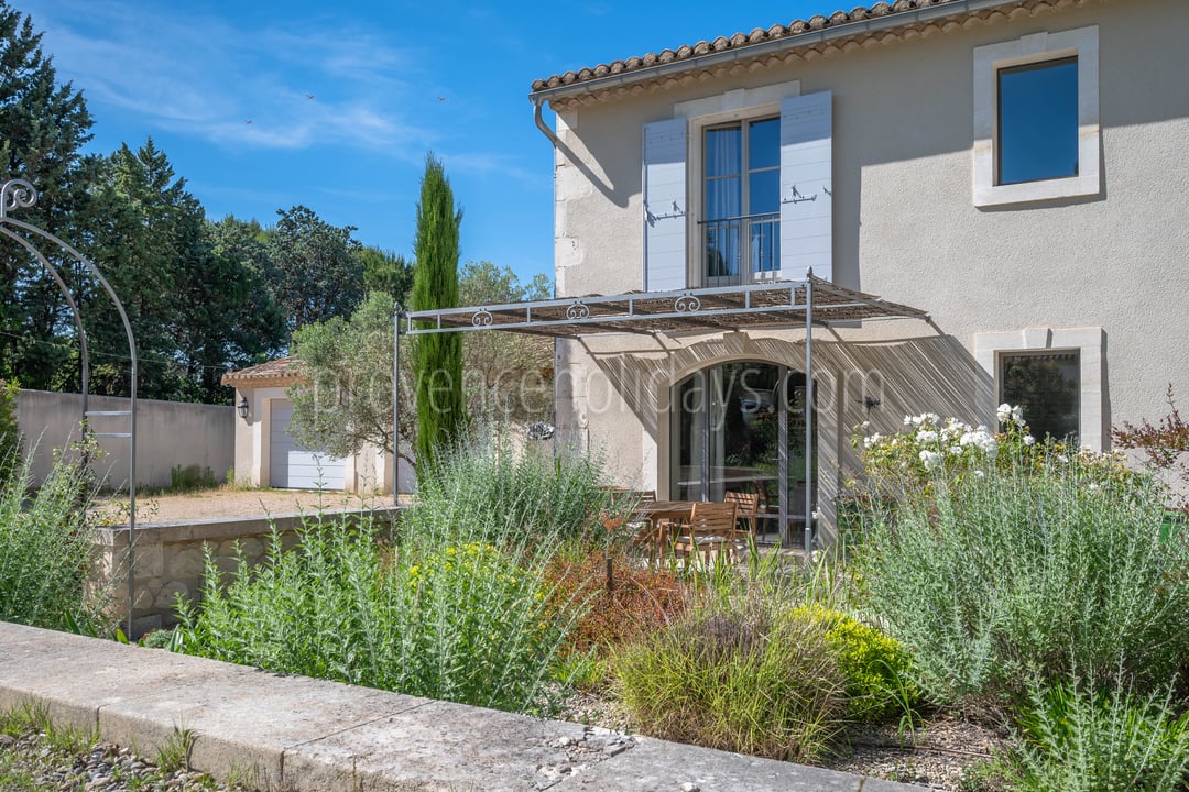 40 - Mas Van Gogh: Villa: Exterior