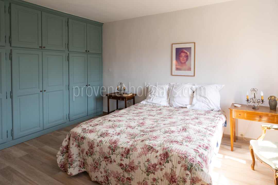 4 - Mas des Valettes: Villa: Bedroom
