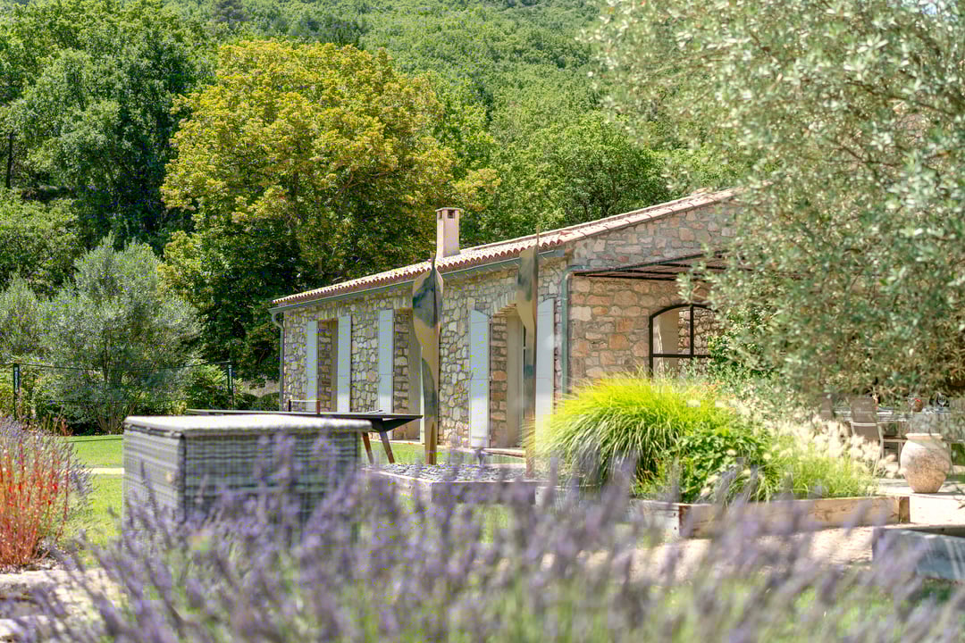23 - Mas de Saint-Jean: Villa: Exterior
