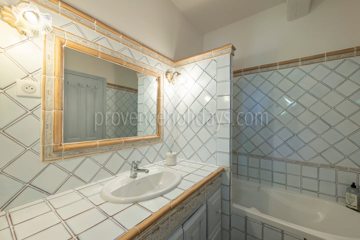 16 - Le Mas de l\'Auro: Villa: Bathroom