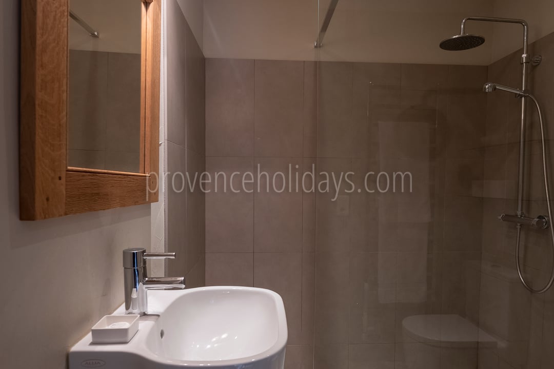 26 - Le Cottage: Villa: Bathroom