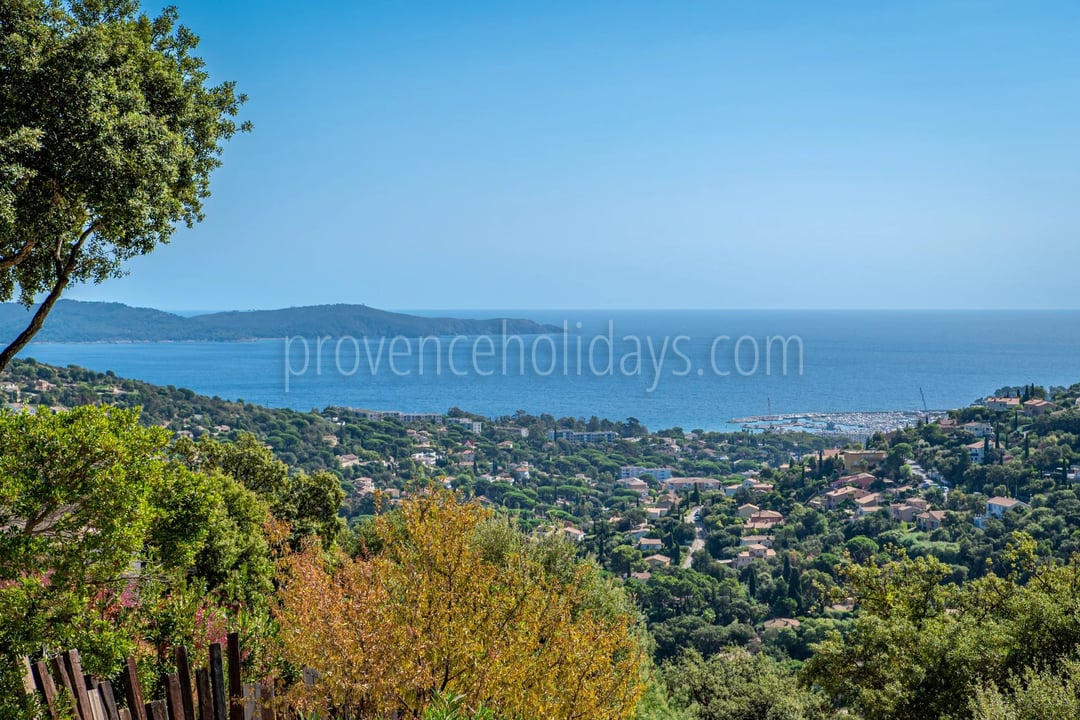 5 - Hedendaagse villa in Cavalaire-sur-Mer: Villa: Exterior