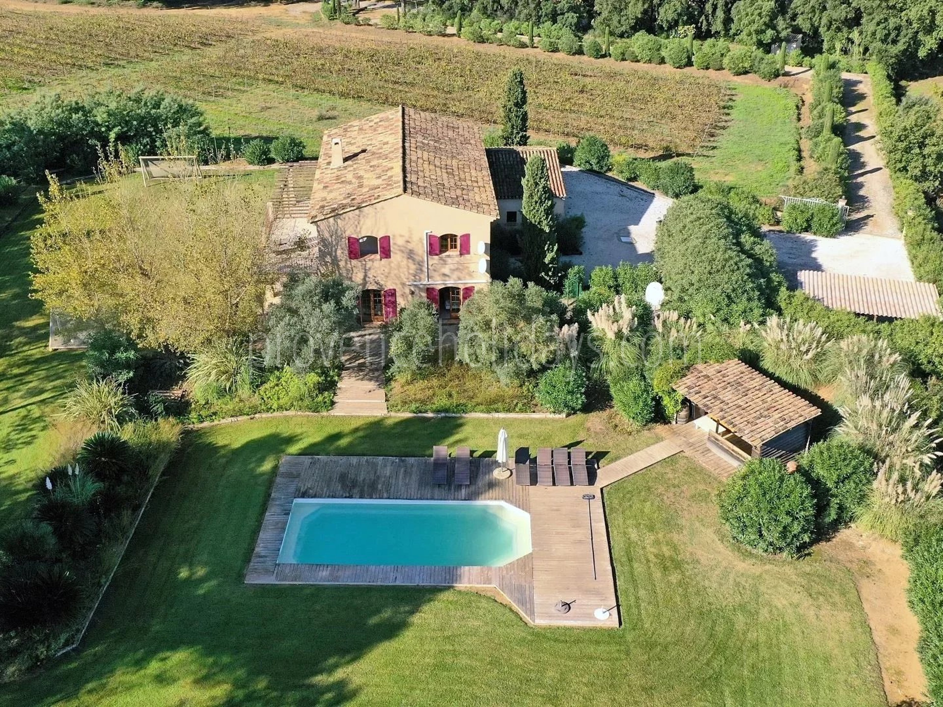 9 - Villa au cœur des vignes à Grimaud: Villa: Exterior