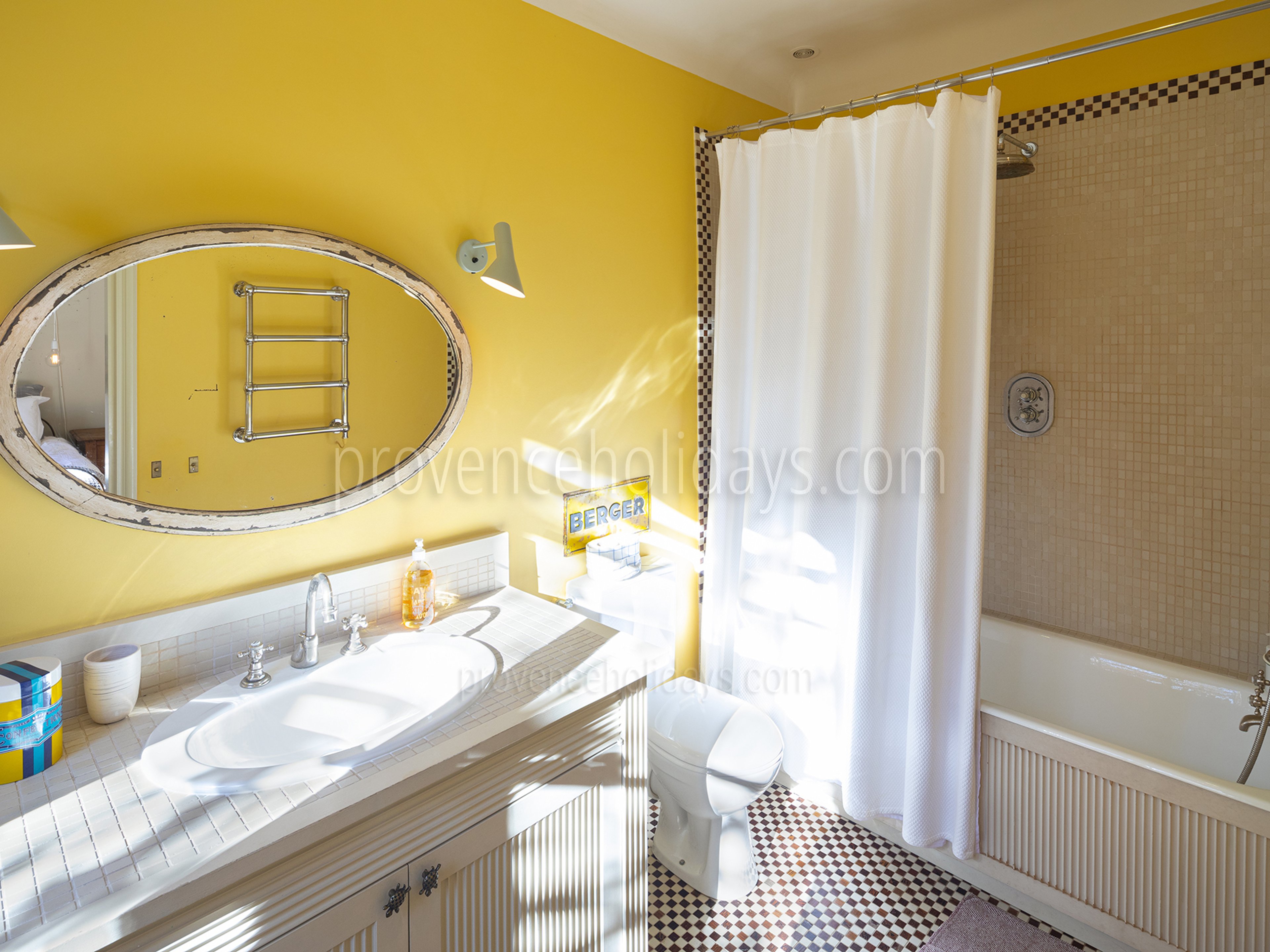 47 - Mas Provence: Villa: Bathroom