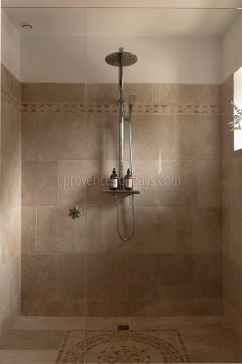 141 - Mas du Carlet: Villa: Bathroom 1