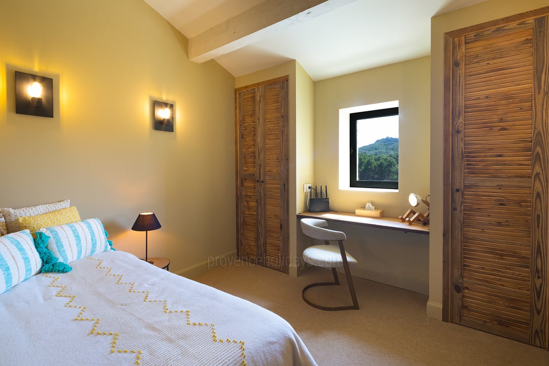 28 - Mas de Provence: Villa: Interior