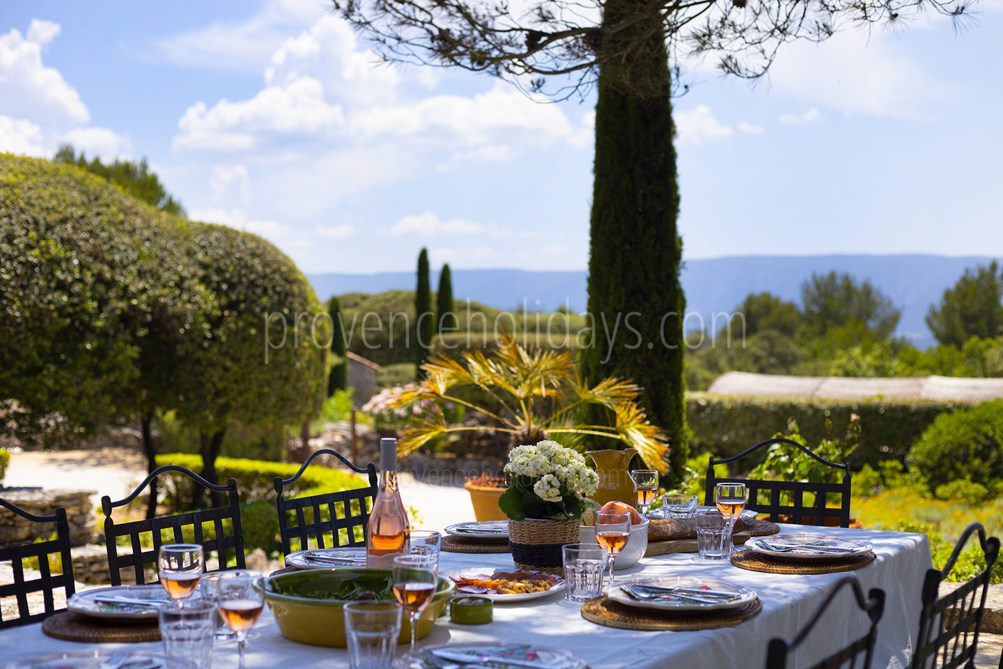 21 - Mas de Gordes: Villa: Exterior