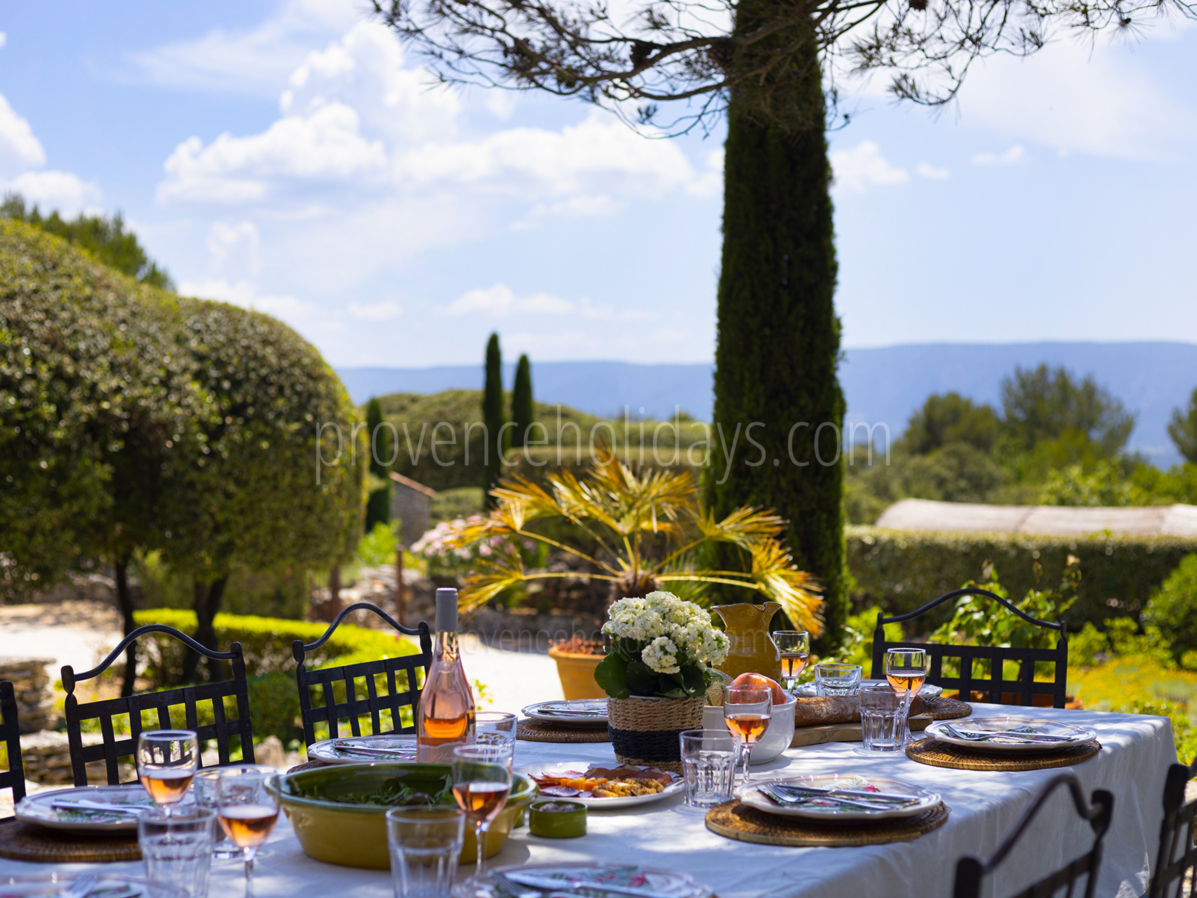 21 - Mas de Gordes: Villa: Exterior