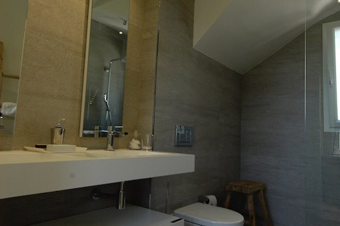 46 - Villa des Pins: Villa: Bathroom