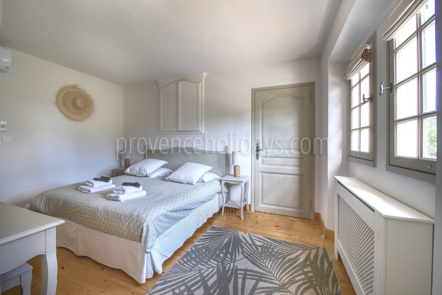 27 - Le Dolmen du Midi: Villa: Bedroom