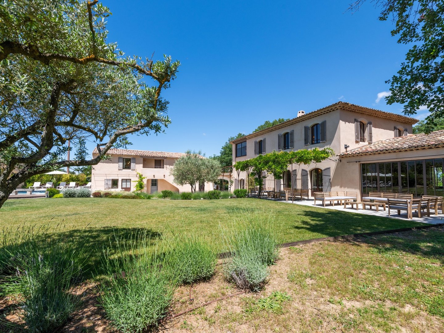 2 - Bastide Gergouven: Villa: Exterior