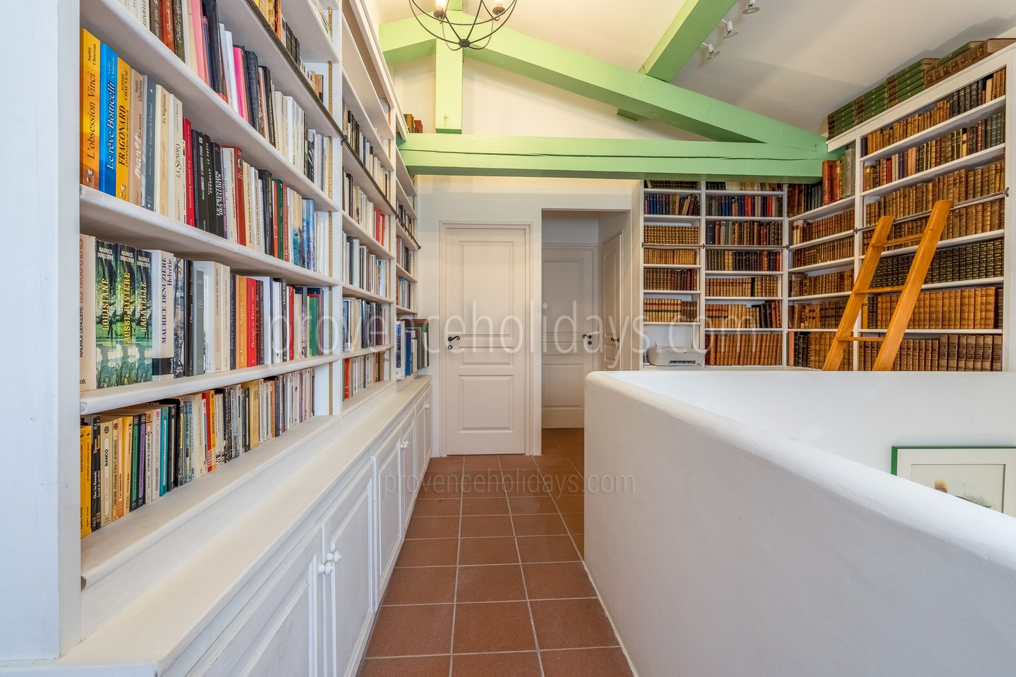 24 - Villa Goult: Villa: Interior