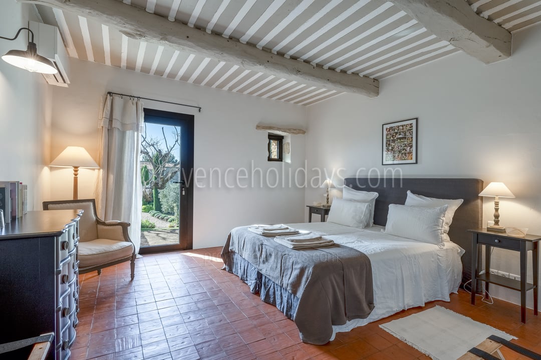 19 - L\'Amandière: Villa: Bedroom