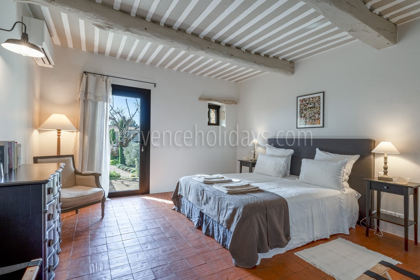 19 - L\'Amandière: Villa: Bedroom