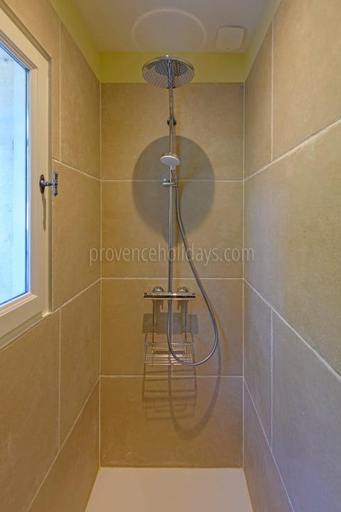 39 - Le Mas des Roses: Villa: Bathroom
