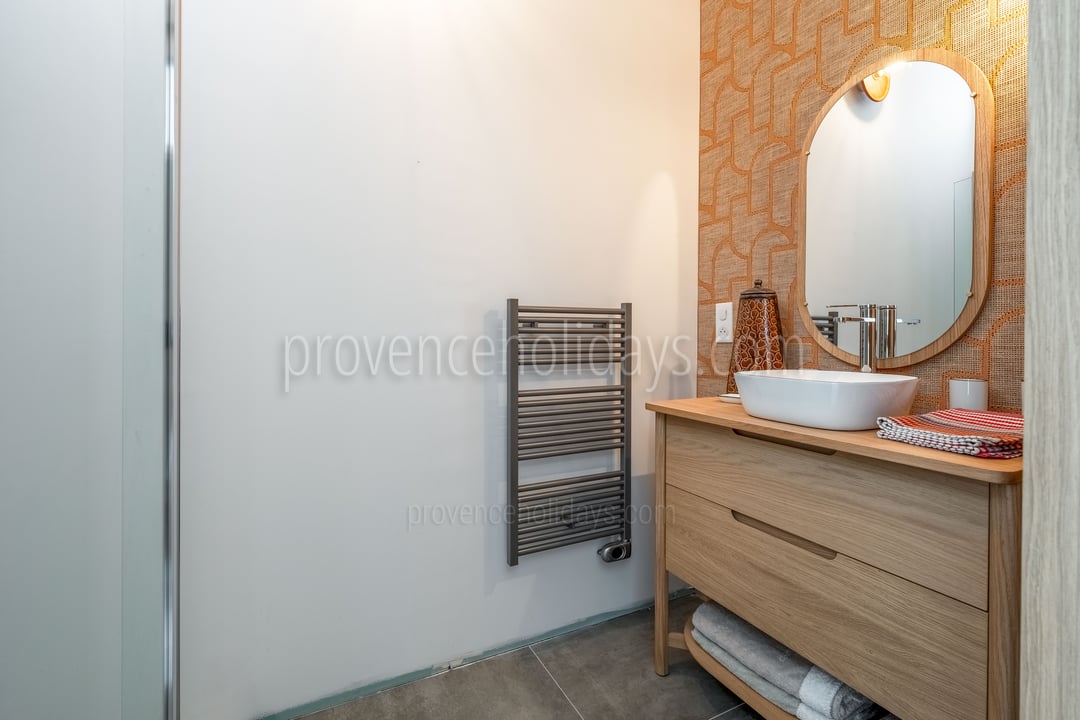 25 - Domaine de la Bouisse: Villa: Bathroom
