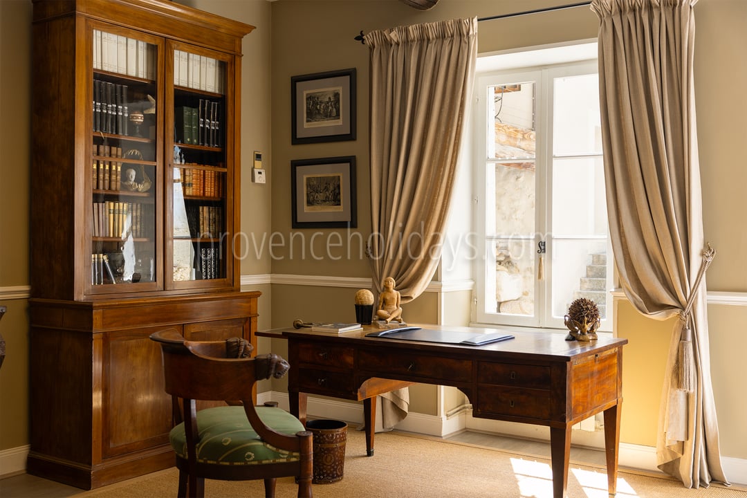32 - Mas Baroche: Villa: Interior