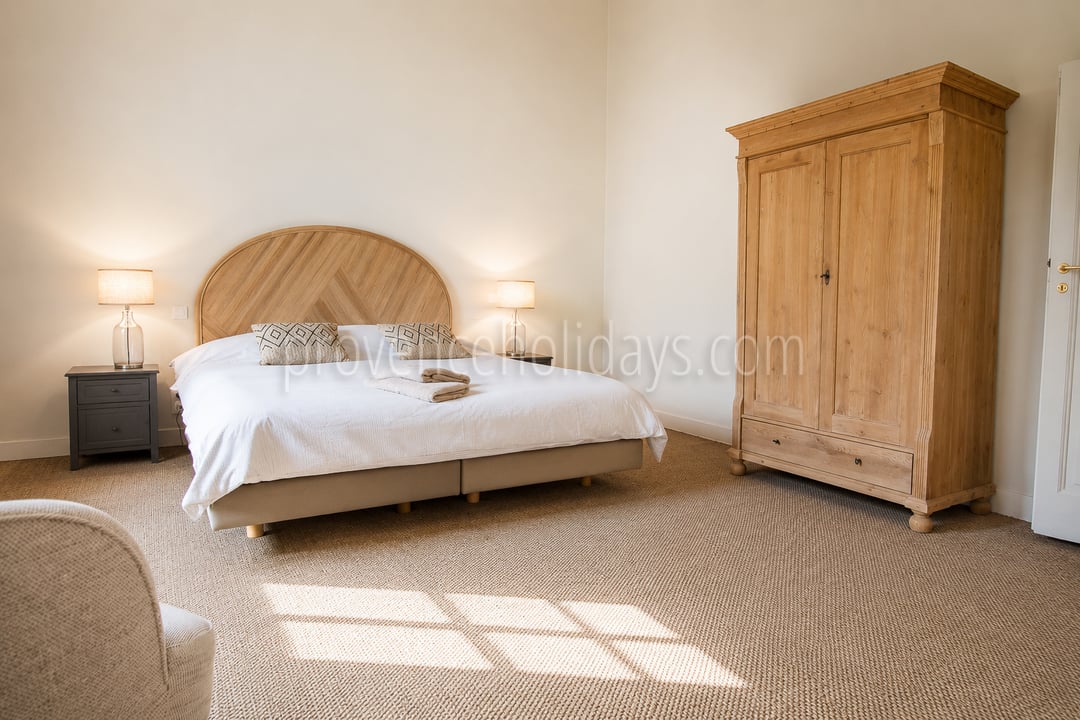 35 - Bauernhaus mit Blick auf den Luberon: Villa: Bedroom