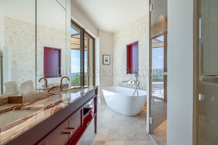 11 - Eden-en-Provence: Villa: Bedroom