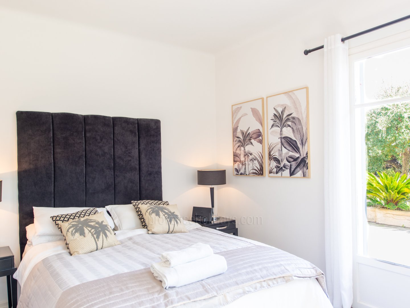 8 - Villa Caprice: Villa: Bedroom