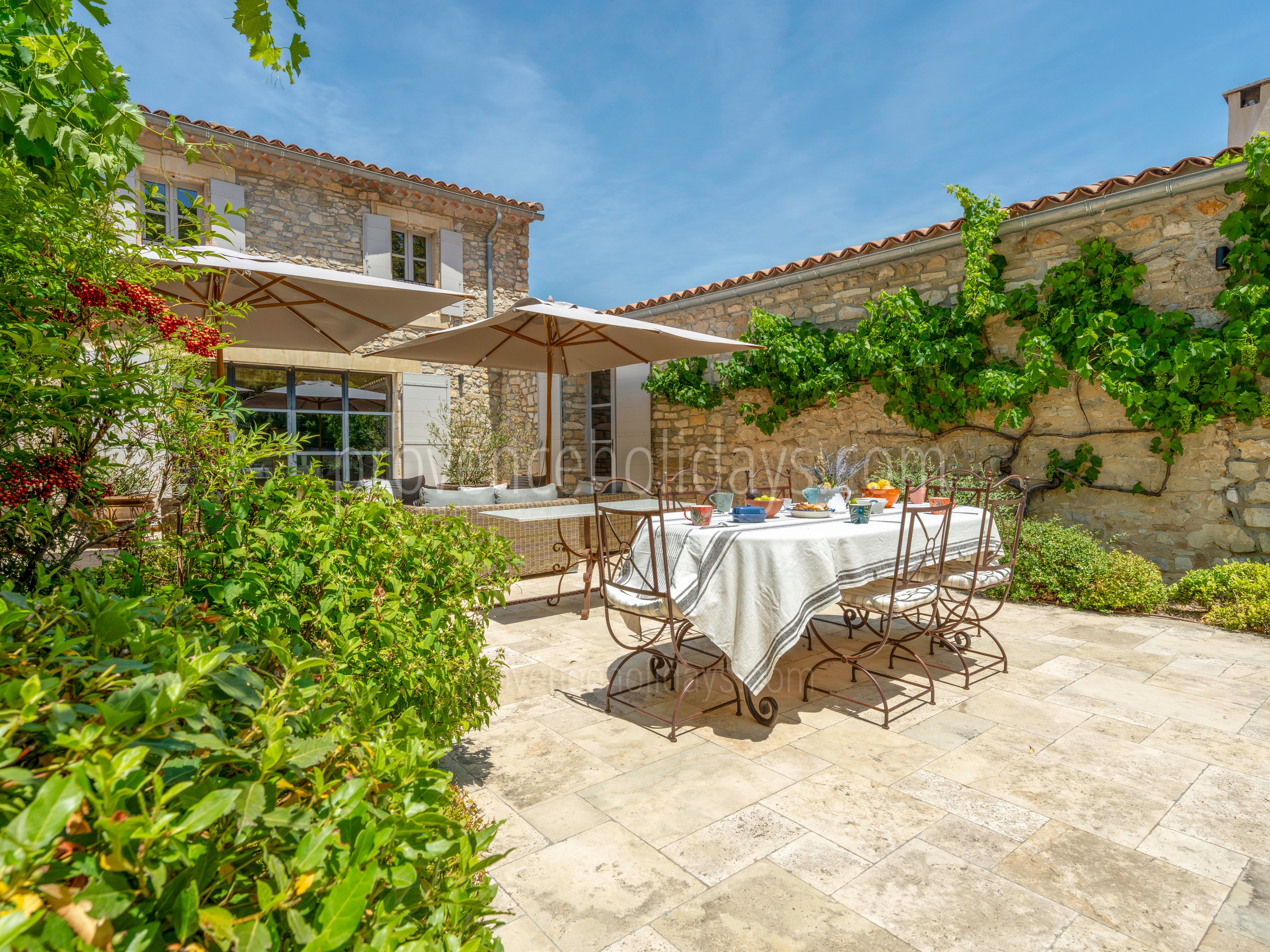 46 - Mas de Saint-Jean: Villa: Exterior