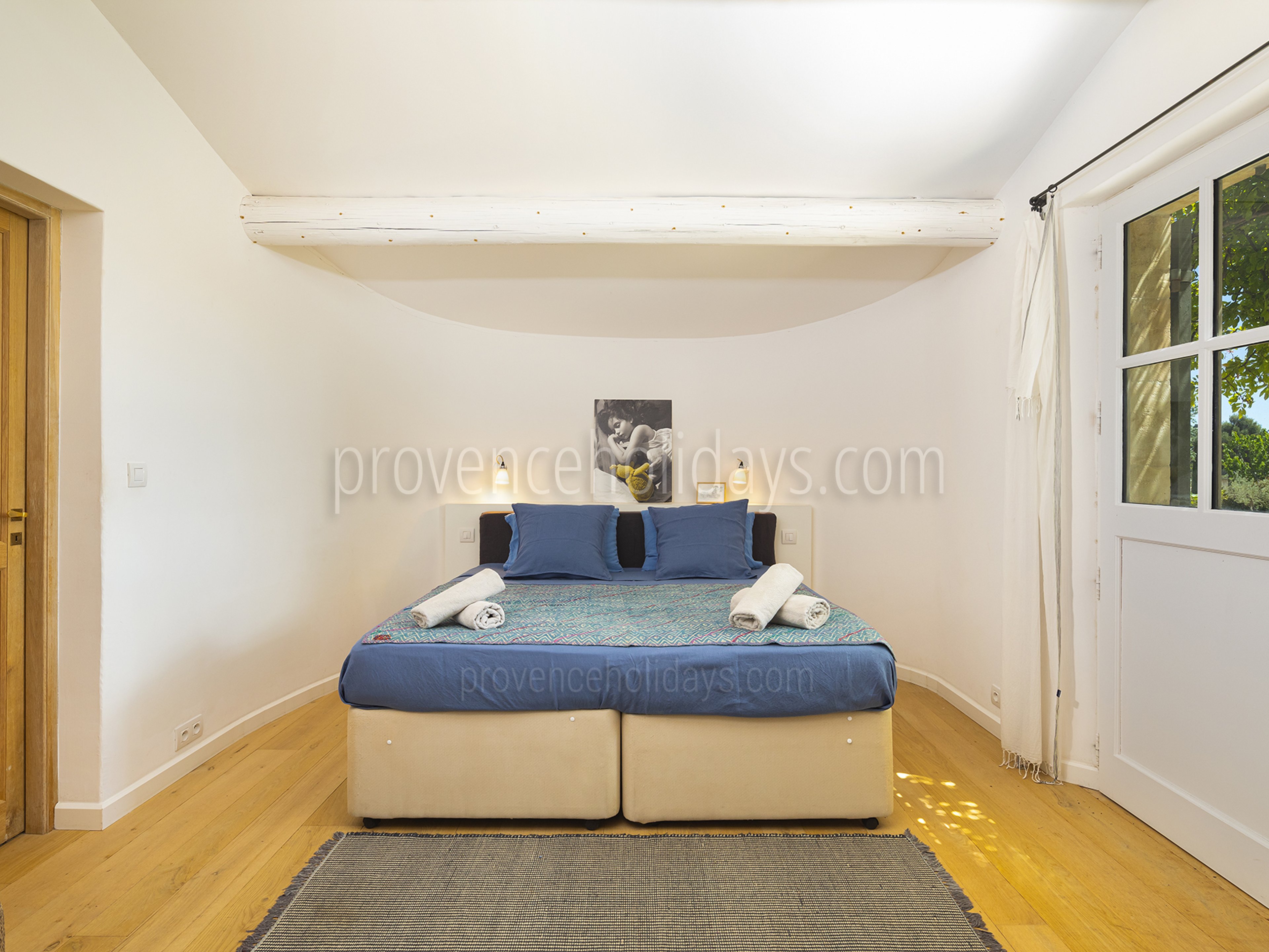 11 - Mas des Cyprès: Villa: Bedroom