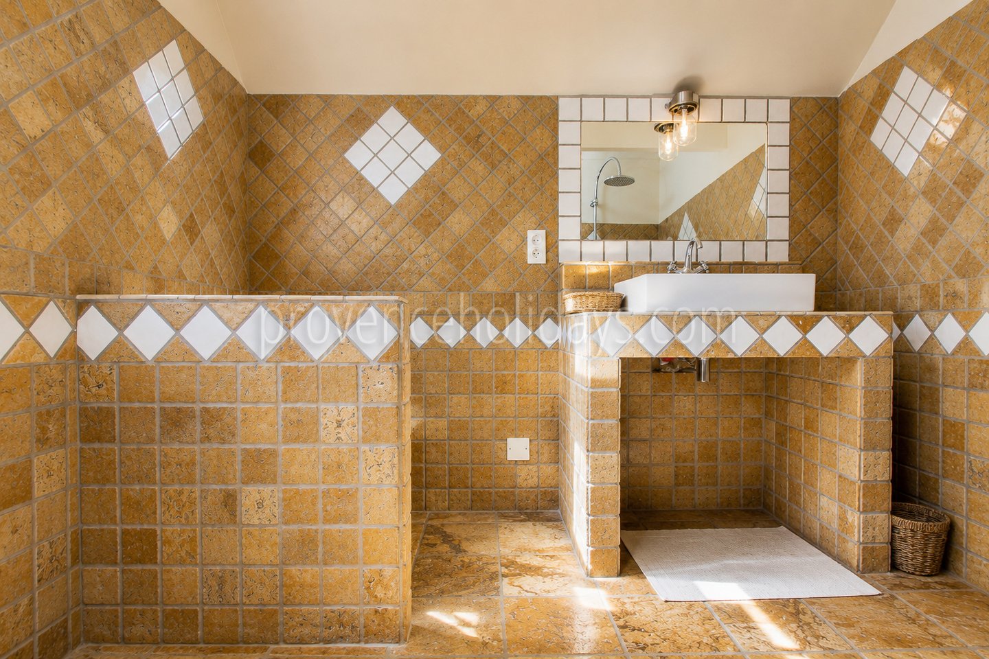 55 - Mas rénové à pied d\'Eygalières: Villa: Bathroom
