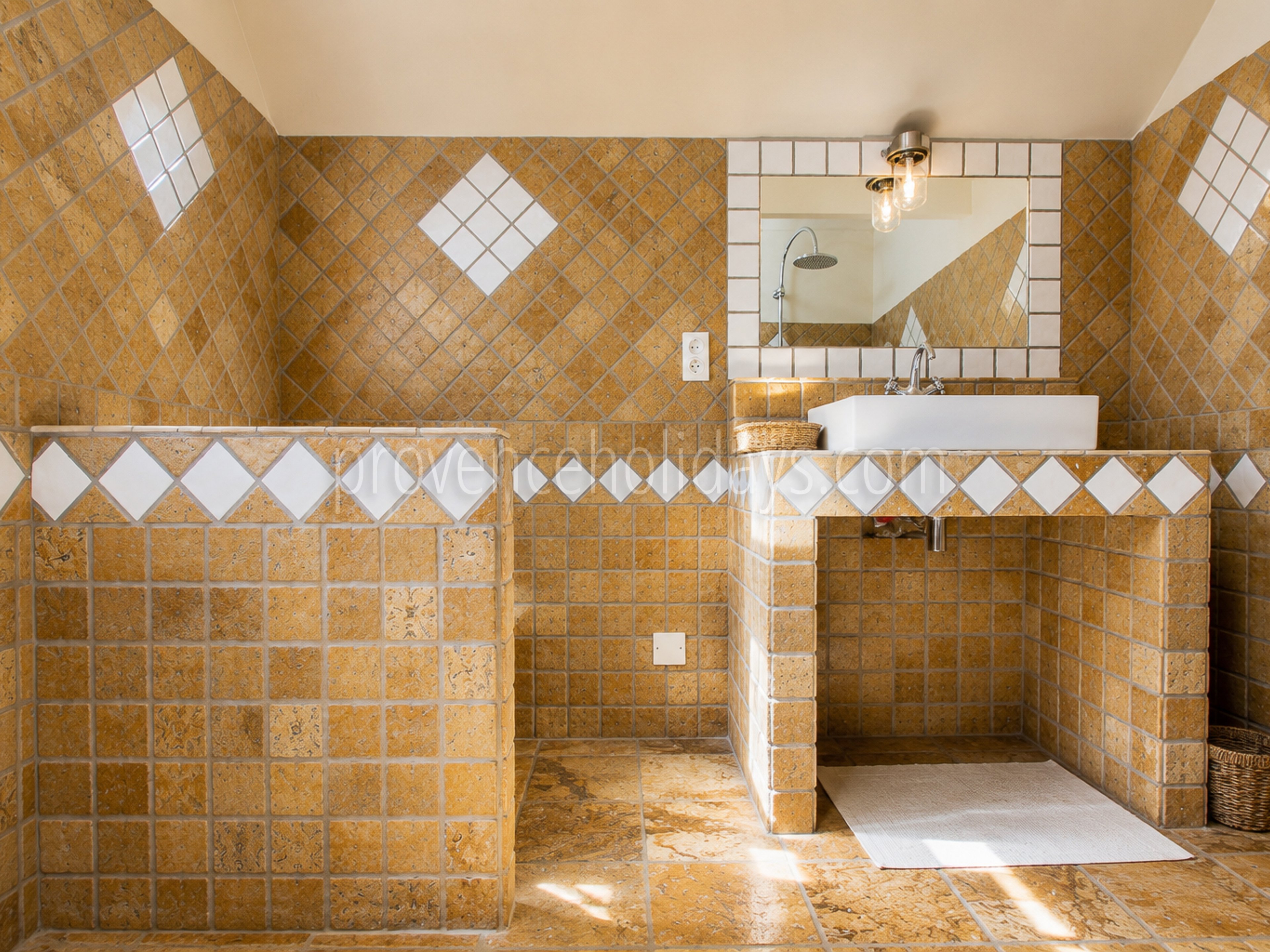55 - Mas rénové à pied d\'Eygalières: Villa: Bathroom
