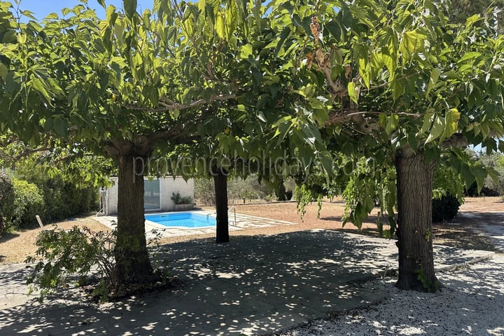 5 - Gerenoveerd huis in Fontvieille: Villa: Exterior