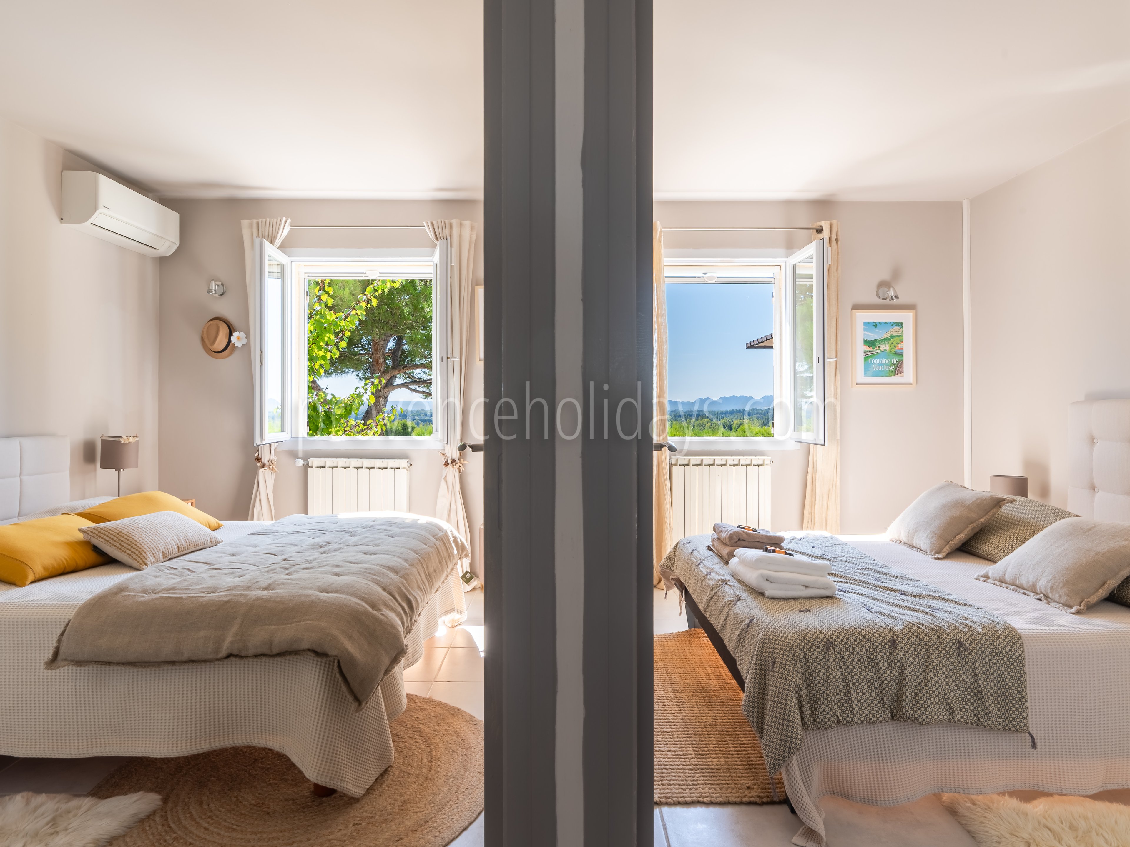 49 - La Pinède: Villa: Bedroom