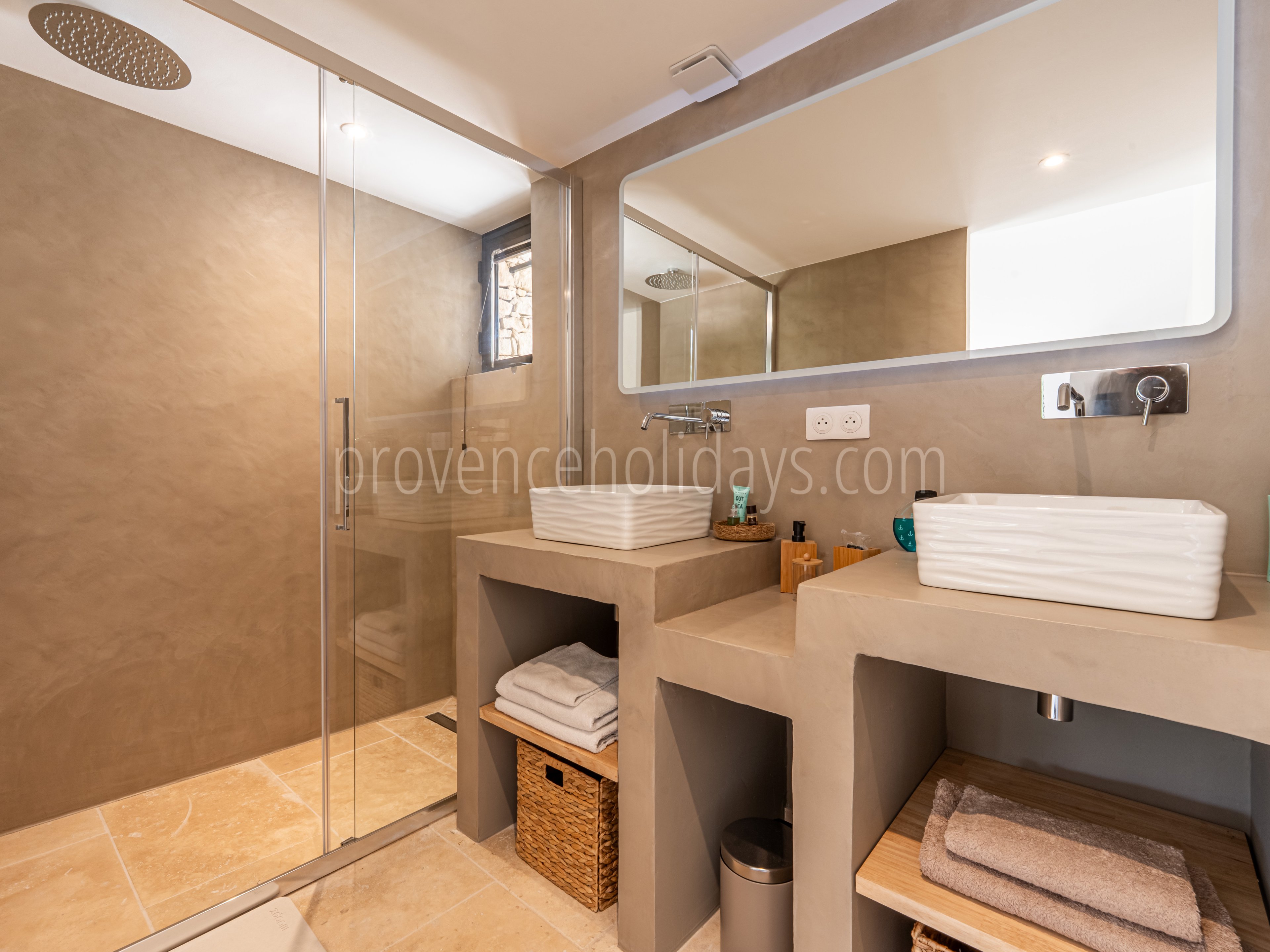 6 - Mas de la Rivière Secrète: Villa: Bathroom 2