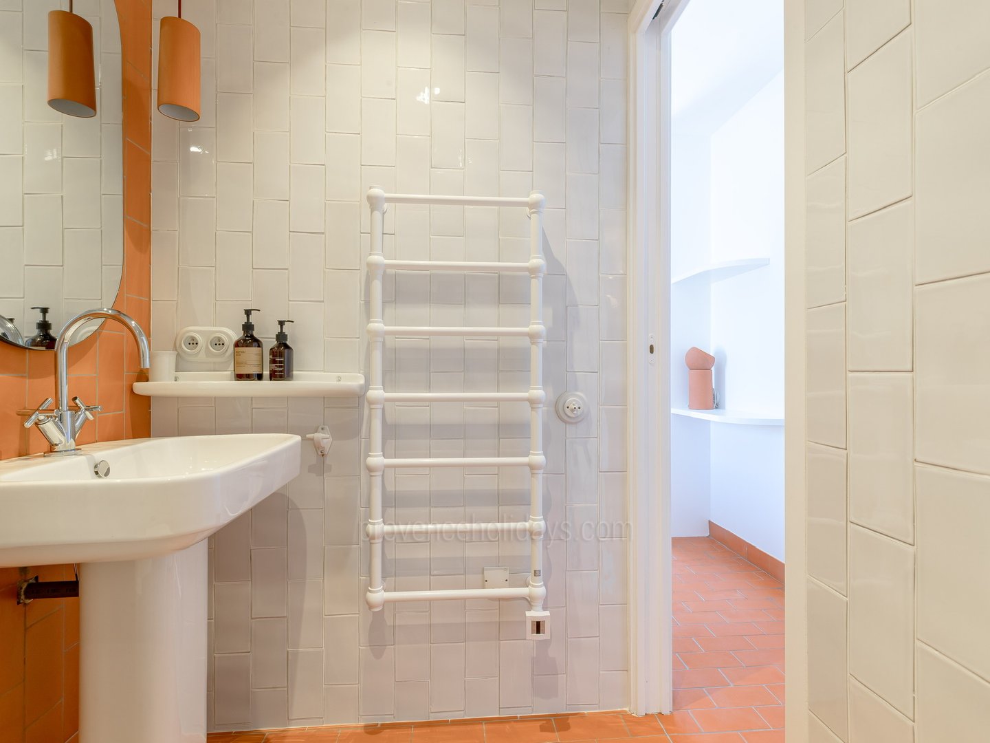 40 - Maison Bardot: Villa: Bathroom