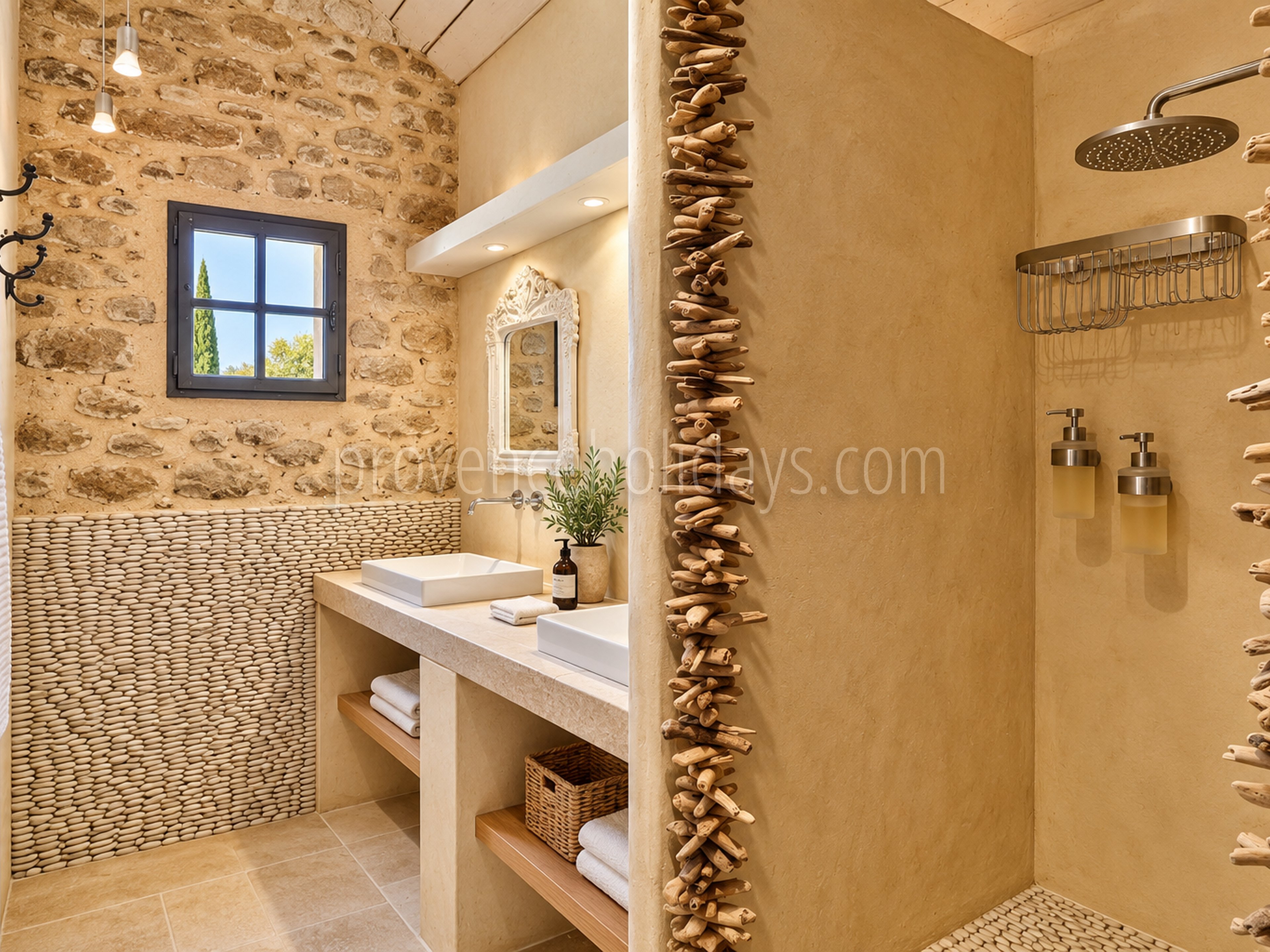 40 - Mas de Beaumes: Villa: Bathroom