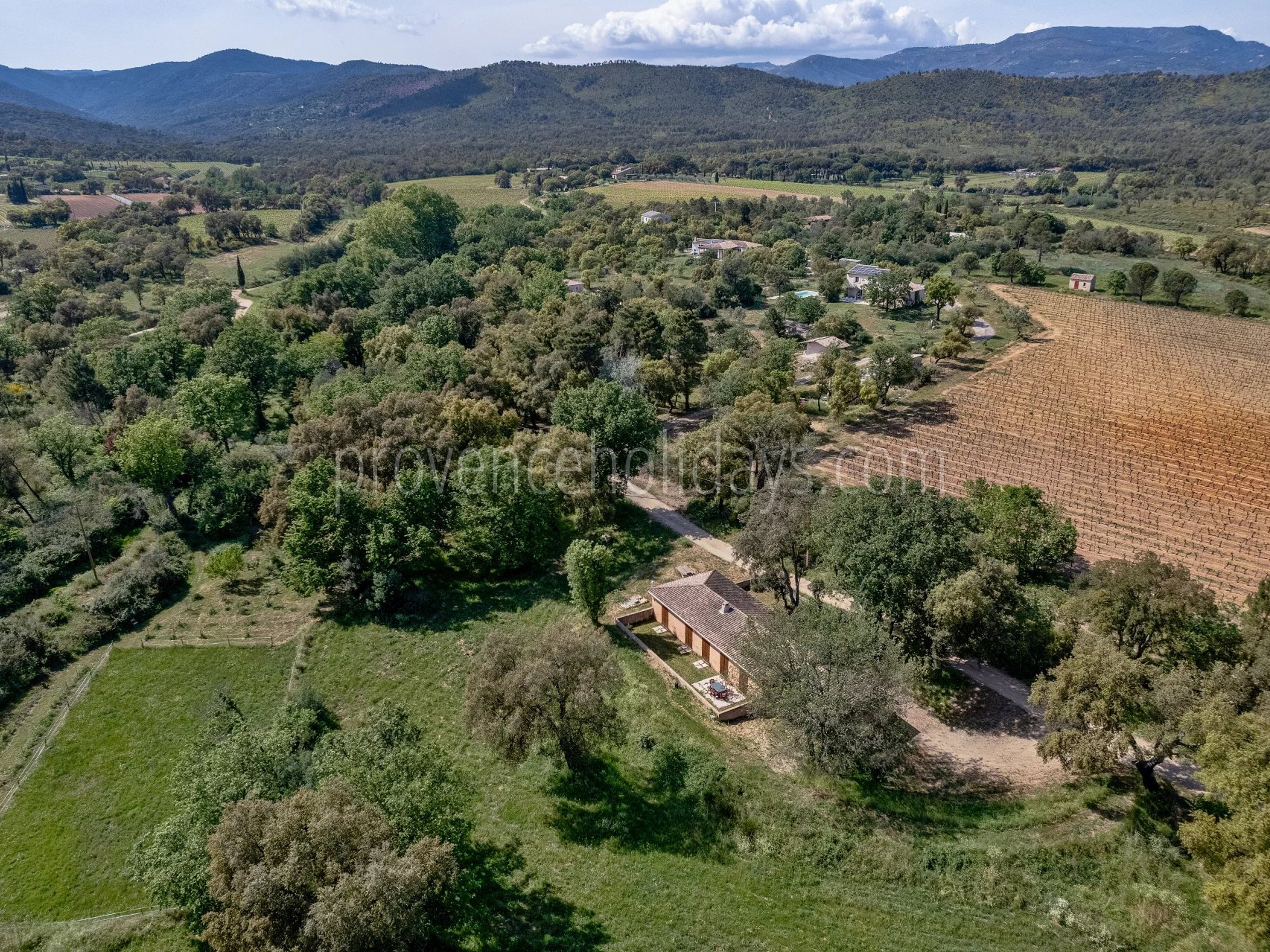 13 - Ruhiges Haus in Grimaud: Villa: Exterior