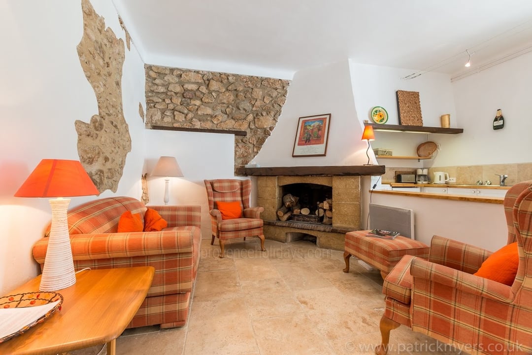 34 - Bastide du Luberon: Villa: Interior
