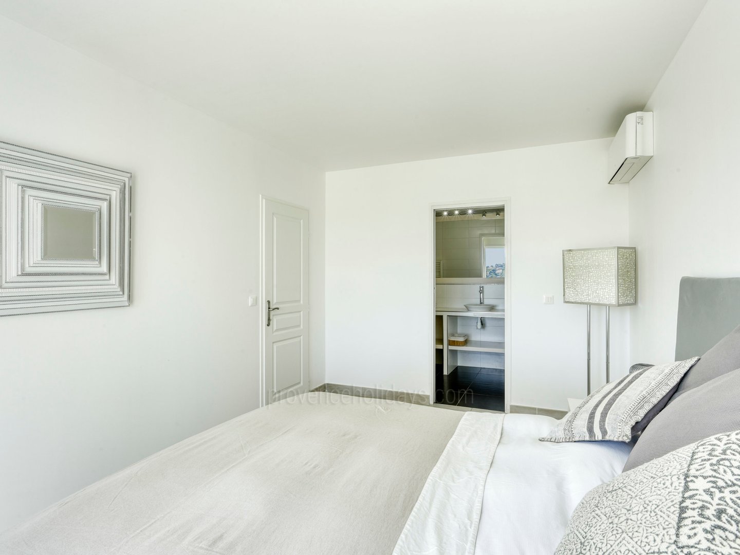 9 - Villa Céline: Villa: Bedroom