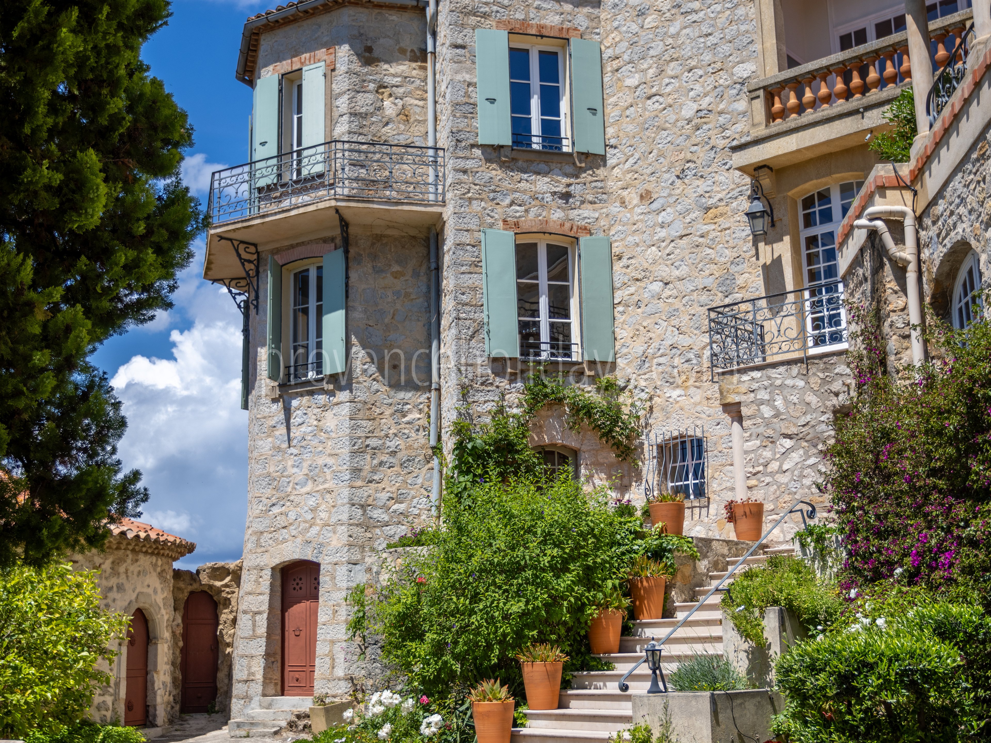 9 - Château des Lumières: Villa: Exterior