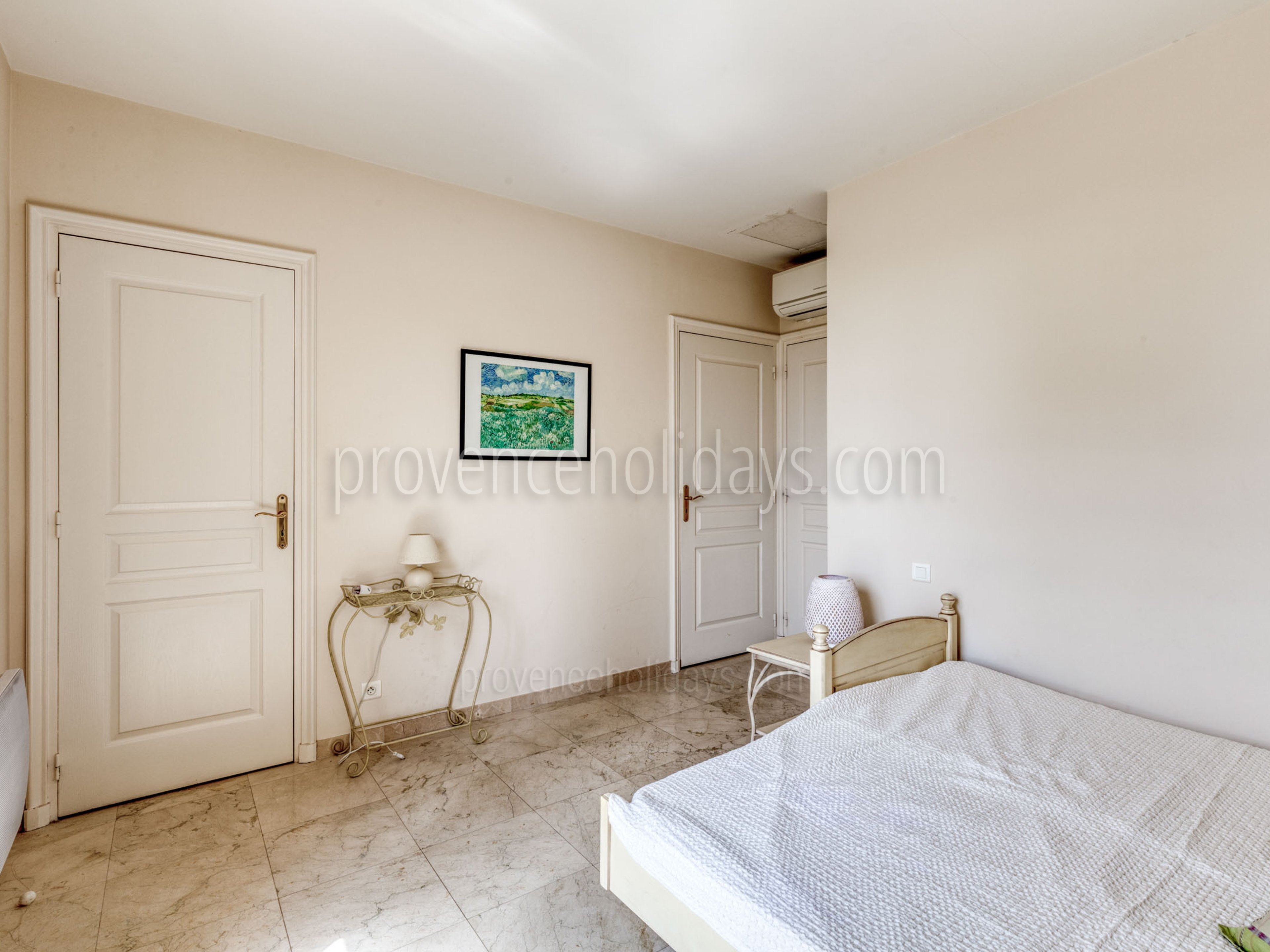 21 - Villa Cyanite: Villa: Bedroom