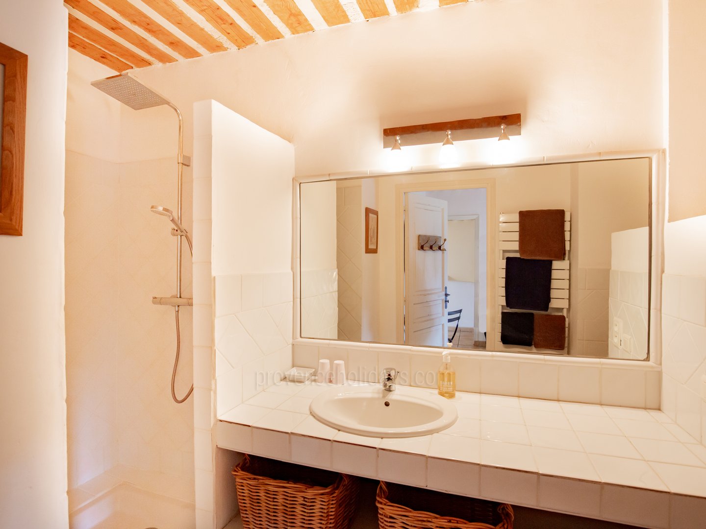 61 - Maison Robion: Villa: Bathroom