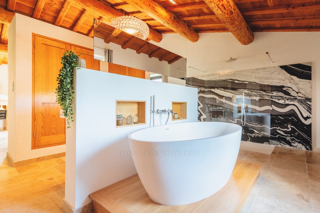 53 - Mas de Pierre: Villa: Bathroom