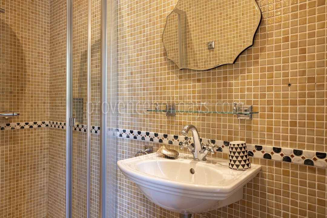 39 - Mas de Saint-Hilaire: Villa: Bathroom