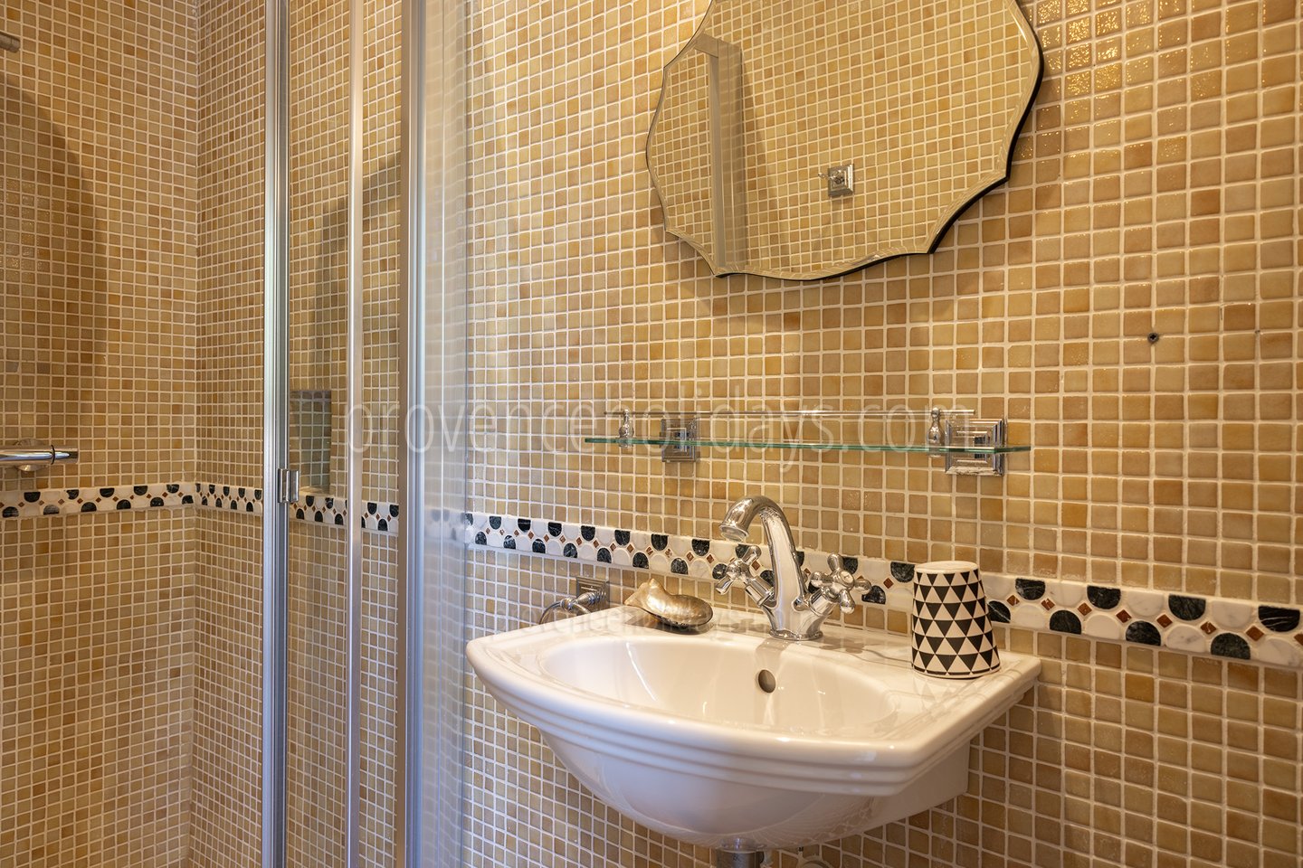 39 - Mas de Saint-Hilaire: Villa: Bathroom