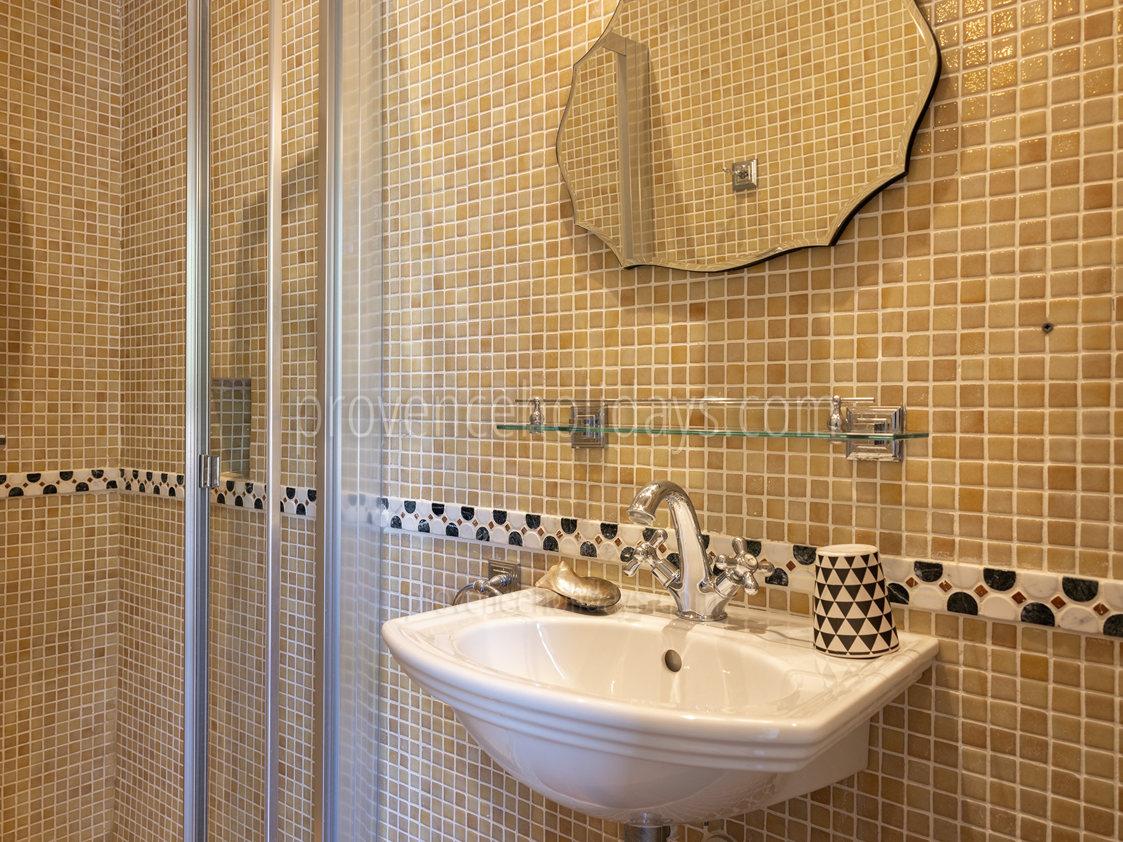 39 - Mas de Saint-Hilaire: Villa: Bathroom