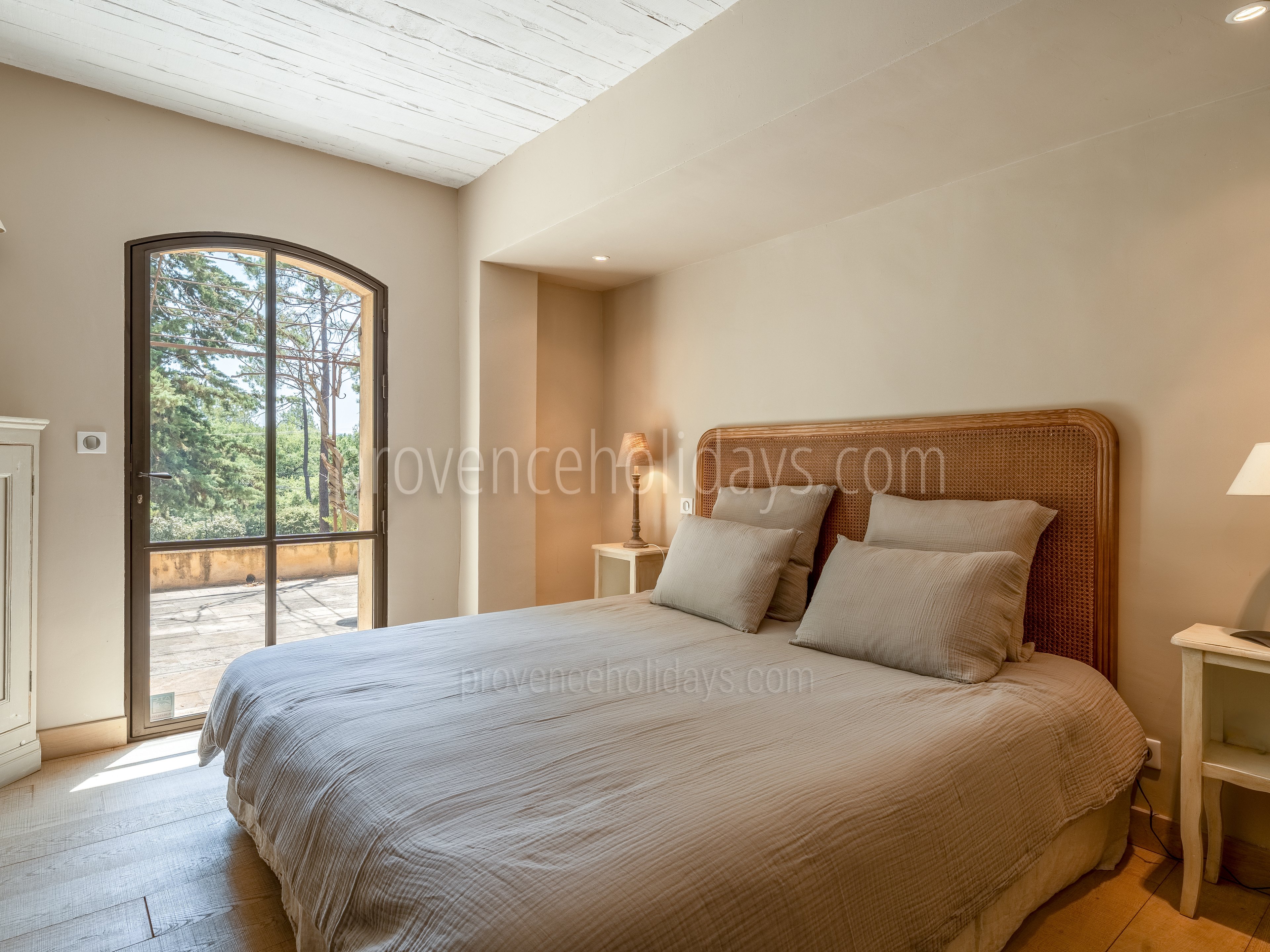 7 - La Maison des Ocres: Villa: Bedroom